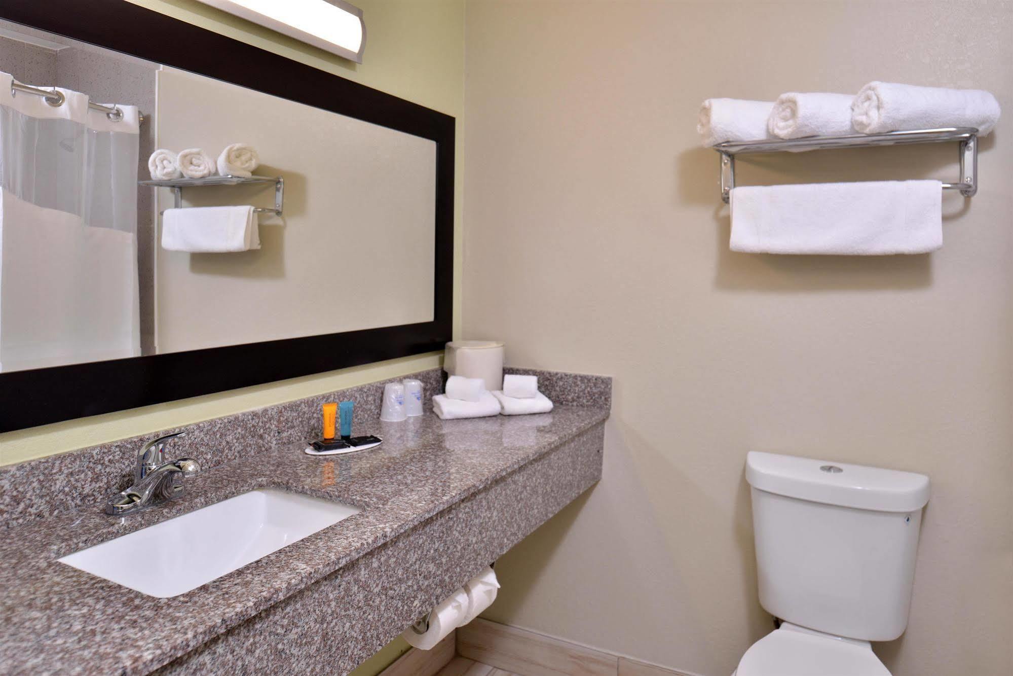 America'S Best Value Inn - Memphis Airport Экстерьер фото