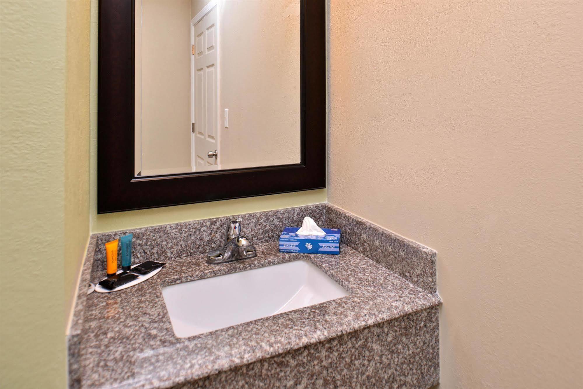 America'S Best Value Inn - Memphis Airport Экстерьер фото