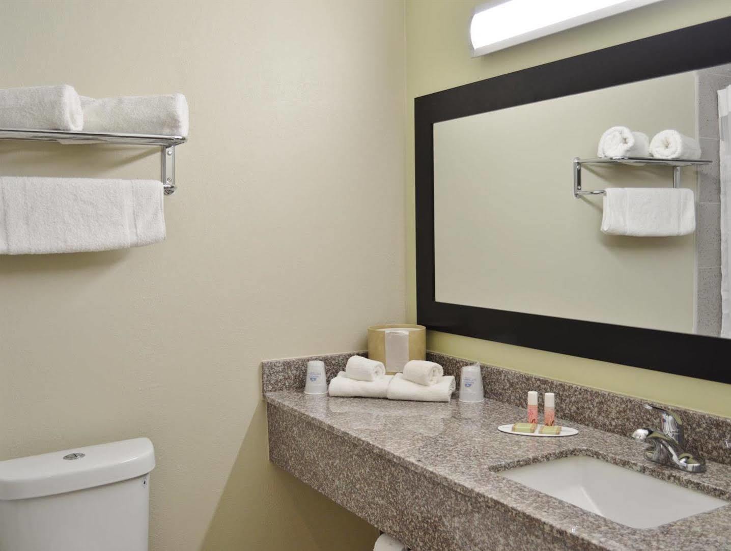 America'S Best Value Inn - Memphis Airport Экстерьер фото